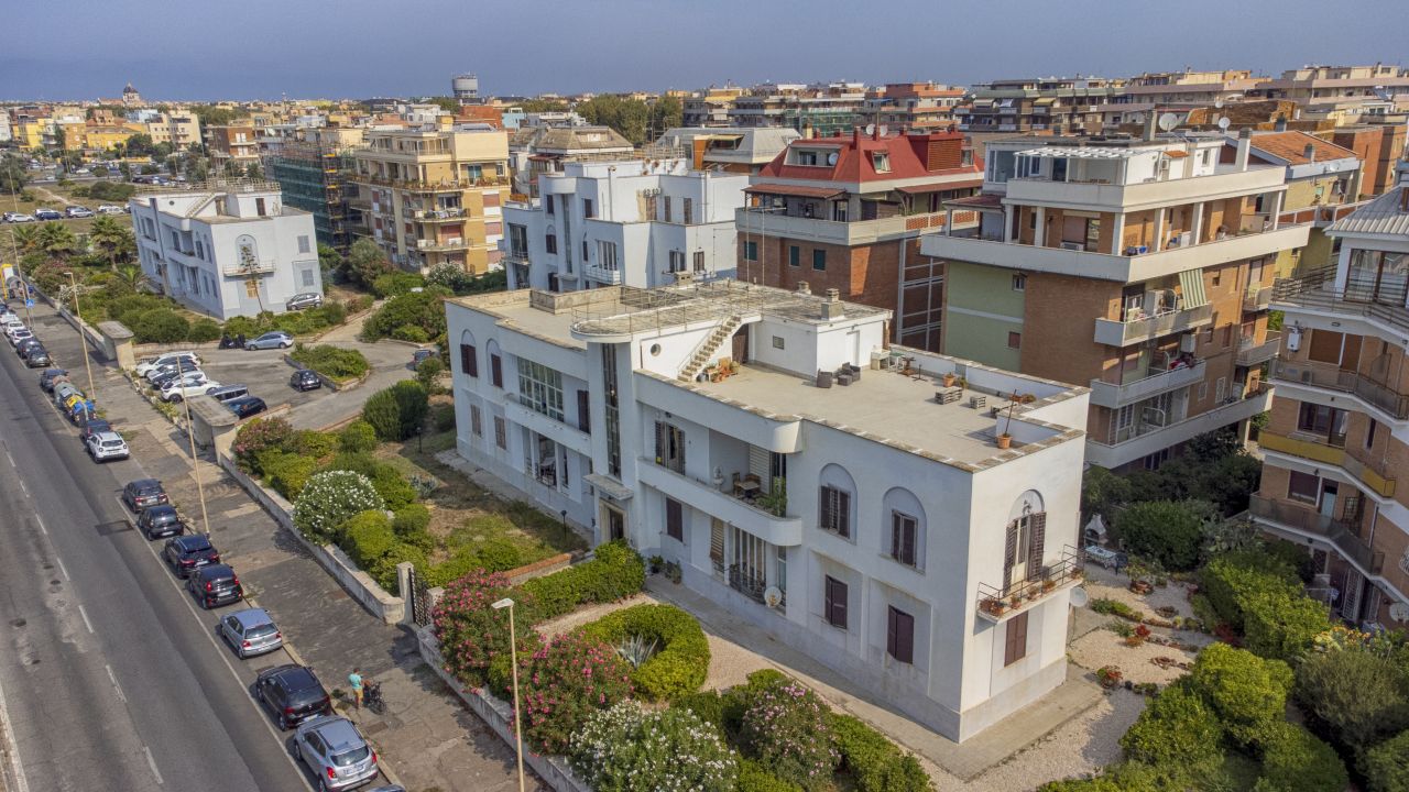 Le palazzine INCIS a Ostia